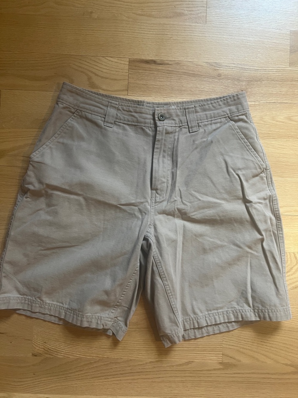 Mountain Hardwear Men's Flat Front Shorts in Light Brown